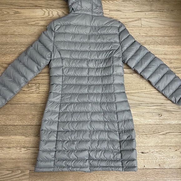 NWT Quince Silver/Gray Hooded Lightweight Down Puffer Jacket Coat - M - Picture 5 of 11